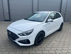 Weiß Gebraucht 2023 Hyundai i30 Prime Limousine | 20.980 € (Guter Preis)