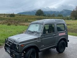 Grau Gebraucht 1988 Suzuki Samurai SUV | 4.800 €