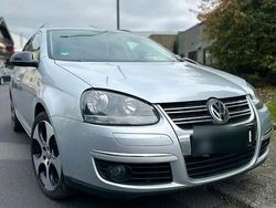 Silber Gebraucht 2009 VW Golf VI Kombi | 3.000 €