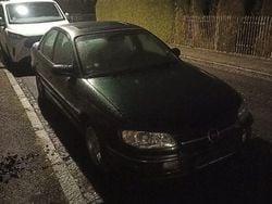 Grün Gebraucht 1998 Opel Omega Limousine | 1.100 € (Superpreis)