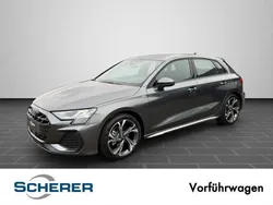 Grau Gebraucht 2025 Audi A3 Sportback S-Line Limousine | 37.490 € (Guter Preis)
