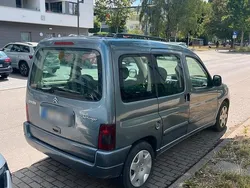Blau Gebraucht 2005 Citroën Berlingo Van / Kleinbus | 1.950 € (Fairer Preis)