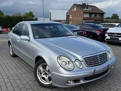 Silber Gebraucht 2004 Mercedes E220 Limousine | 2.900 € (Fairer Preis)