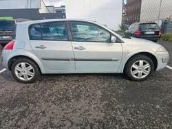 Grau Gebraucht 2004 Renault Mégane II Limousine | 1.499 € (Fairer Preis)