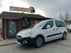 Grau Gebraucht 2014 Peugeot Partner Tepee Active Van / Kleinbus | 4.890 € (Fairer Preis)