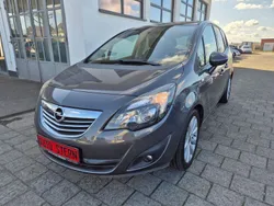 Grau Gebraucht 2011 Opel Meriva Innovation Van / Kleinbus | 7.550 € (Teuer)