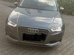 Grau Gebraucht 2016 Audi A3 Ambiente Limousine | 16.000 € (Guter Preis)
