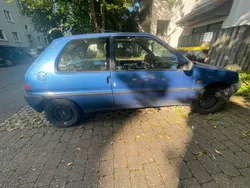 Blau Gebraucht 1996 Peugeot 106 Kleinwagen | 900 €