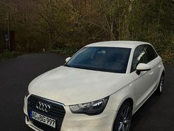 Weiß Gebraucht 2012 Audi A1 Sportback Ambition Kleinwagen | 8.000 € (Fairer Preis)