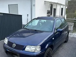 Blau Gebraucht 2000 VW Polo Kleinwagen | 1.300 € (Fairer Preis)