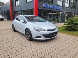 Weiß Gebraucht 2014 Opel Astra GTC Basis Coupé | 10.999 €
