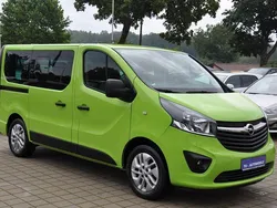 Grün Gebraucht 2017 Opel Vivaro Van | 20.790 € (Etwas zu teuer)