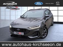 Grau Gebraucht 2024 Ford Focus ST-Line Kombi | 23.850 € (Guter Preis)