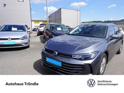 Grau Gebraucht 2024 VW Passat Business Kombi | 35.980 € (Teuer)