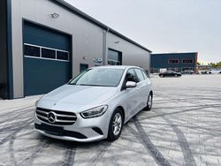 Silber Gebraucht 2020 Mercedes B180 Style Van / Kleinbus | 17.500 € (Guter Preis)
