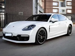 Weiß Gebraucht 2018 Porsche Panamera 4S Sport Turismo Limousine | 62.900 € (Teuer)