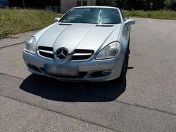 Silber Gebraucht 2006 Mercedes SLK200 Cabrio | 5.000 €