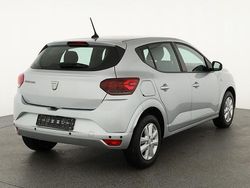 Highland grau highland grau Gebraucht 2022 Dacia Sandero Comfort Limousine | 16.207 € (Teuer)