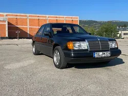 Schwarz Gebraucht 1991 Mercedes 260 Limousine | 9.500 €