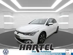 Pure white, solid Gebraucht 2024 VW Golf VIII Move Limousine | 23.300 € (Guter Preis)
