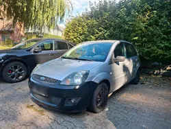 Silber Gebraucht 2008 Ford Fiesta Kleinwagen | 899 €