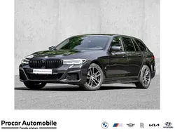 Grau Gebraucht 2022 BMW 520 M Sport Kombi | 33.290 € (Etwas zu teuer)