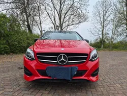 Rot Gebraucht 2016 Mercedes B180 Business Van / Kleinbus | 14.900 € (Fairer Preis)