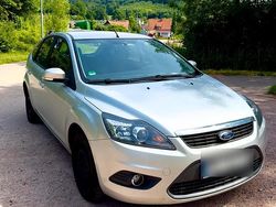 Silber Gebraucht 2008 Ford Focus Limousine | 2.590 € (Etwas zu teuer)