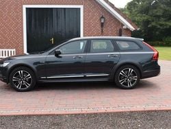 Grau Gebraucht 2020 Volvo V90 CC Pro Kombi | 33.900 € (Superpreis)