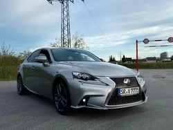 Lexus IS300h
