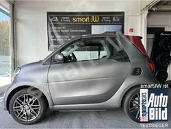 Titania grey Gebraucht 2019 Smart ForTwo Cabrio Brabus Xclusive Cabrio | 36.400 €