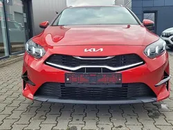 Rot (metallic) Gebraucht 2024 Kia Ceed Sportswagon Kombi | 24.990 € (Guter Preis)
