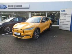 Cyber orange metallic Gebraucht 2022 Ford Mustang Mach-E SUV | 31.980 € (Superpreis)