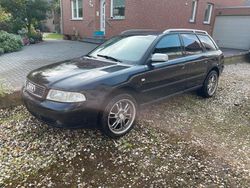 Schwarz Gebraucht 2002 Audi A4 Kombi | 1.200 €