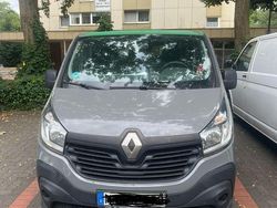 Grau Gebraucht 2014 Renault Trafic Van | 8.250 €