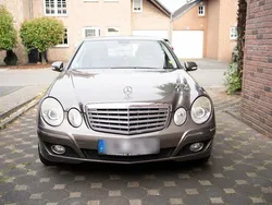 Braun Gebraucht 2007 Mercedes E200 Limousine | 5.700 € (Etwas zu teuer)