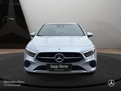 Silber Gebraucht 2024 Mercedes A200 Advanced Limousine | 30.890 € (Fairer Preis)