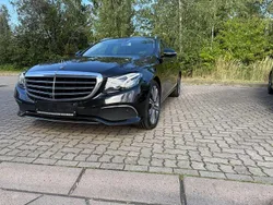 Obsidanschwarzmetallic Gebraucht 2017 Mercedes E220 Kombi | 27.900 € (Teuer)