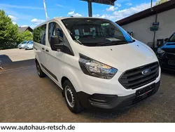 Weiß Gebraucht 2018 Ford Transit Custom Van / Kleinbus | 21.900 €