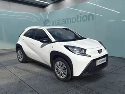 Weiß Gebraucht 2024 Toyota Aygo Business Edition Kleinwagen | 17.290 € (Etwas zu teuer)