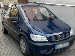 Blau Gebraucht 2001 Opel Zafira Van / Kleinbus | 2.600 €
