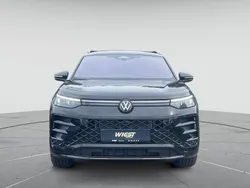 Grenadillschwarz metallic Neu 2025 VW Tayron Style SUV | 61.687 € (Fairer Preis)