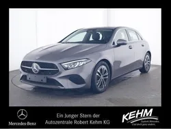 Grau Gebraucht 2024 Mercedes A220 Progressive Kleinwagen | 32.380 € (Superpreis)