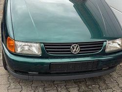 Grün Gebraucht 1997 VW Polo Basis Limousine | 1.500 € (Fairer Preis)