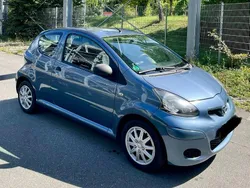 Blau Gebraucht 2009 Toyota Aygo Kleinwagen | 2.900 € (Fairer Preis)