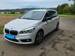 Weiß Gebraucht 2016 BMW 220 Gran Tourer Sport Line Van / Kleinbus | 16.400 € (Fairer Preis)