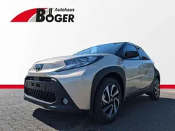 Beige Neu 2025 Toyota Aygo Kleinwagen | 19.790 €