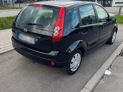 Blau Gebraucht 2006 Ford Fiesta Ambiente Limousine | 1.250 € (Guter Preis)