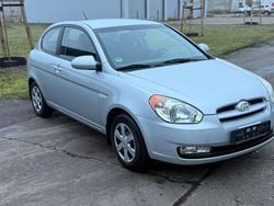 Silber Gebraucht 2008 Hyundai Accent Kleinwagen | 2.490 €