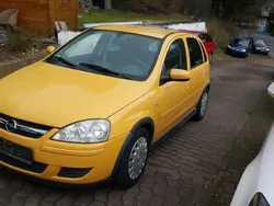 Gelb Gebraucht 2006 Opel Corsa Limousine | 1.480 € (Guter Preis)